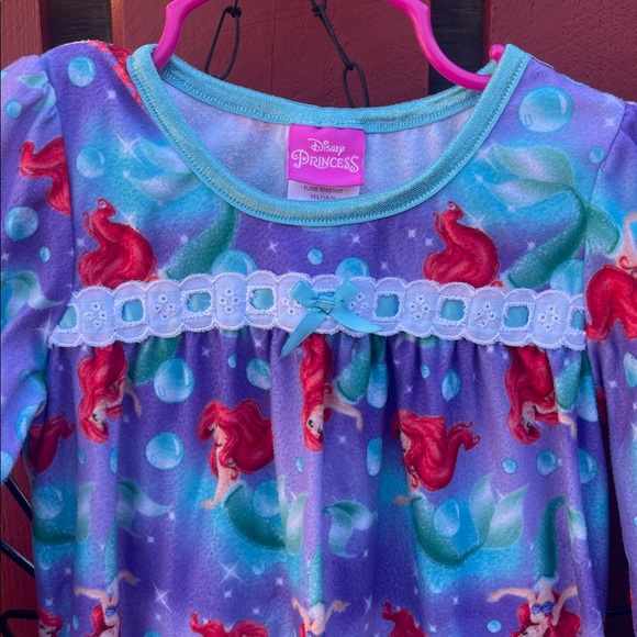 🌈 Disney Princess Arial Nightgown Sz 2T Bubbles Pjs - Picture 2 of 6